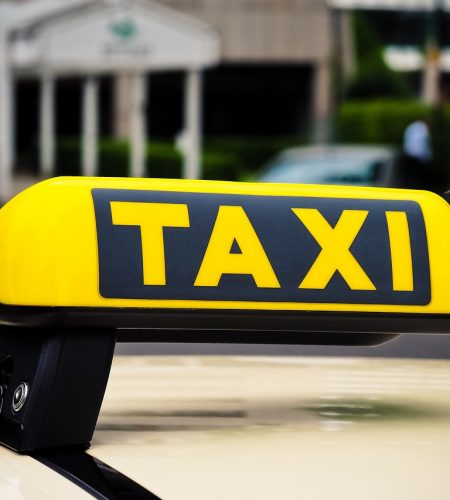 taxi-3504010_1280